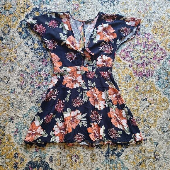 Lulus floral dress - Picture 2 of 16